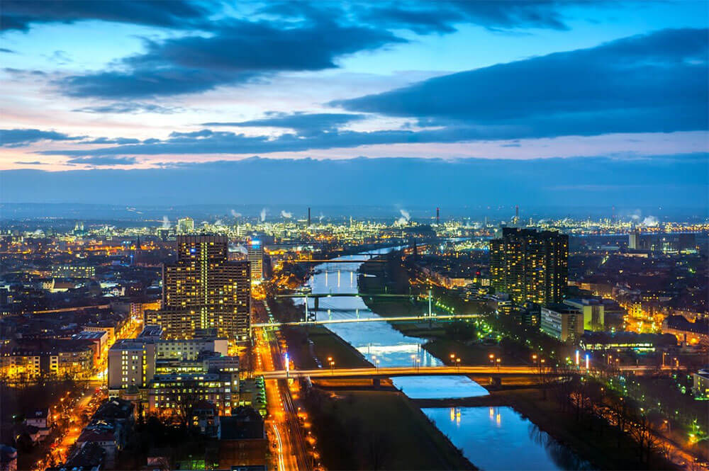 Photograph of Mannheim at night